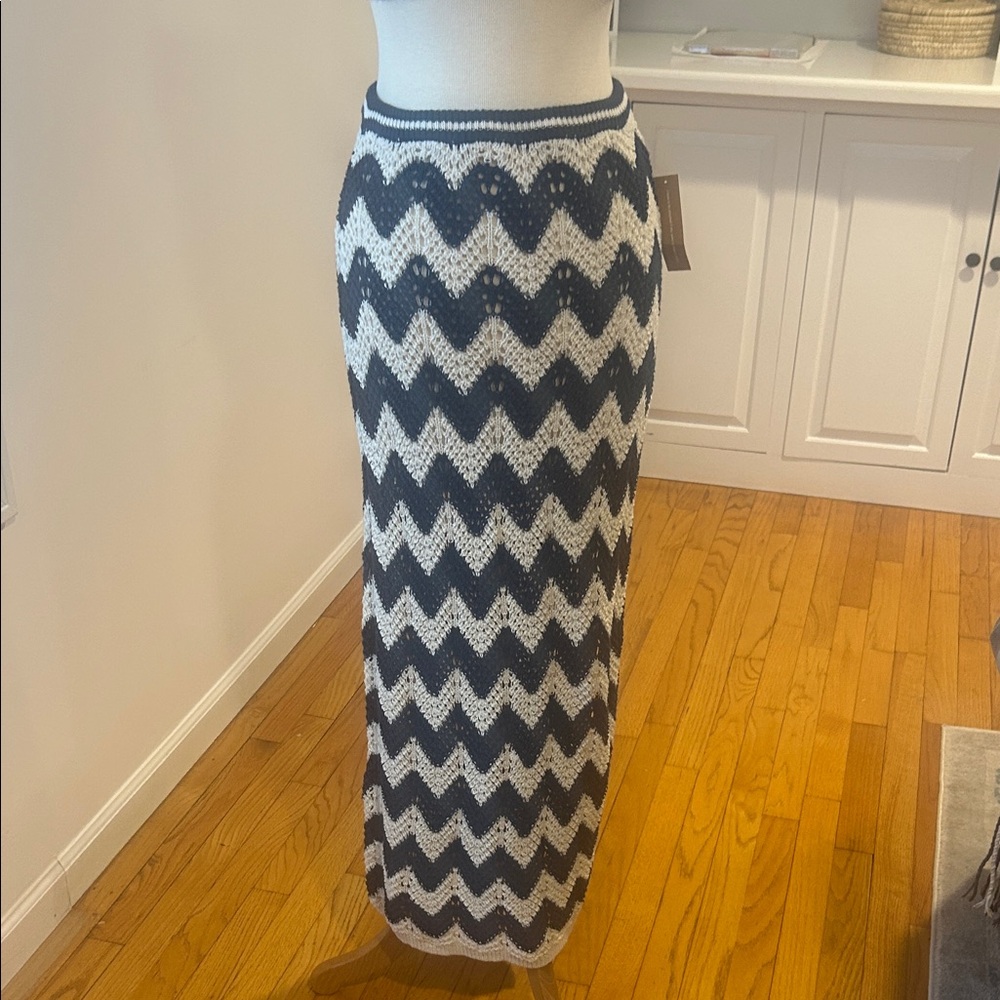 Blue and White Chevron Knit Skirt
